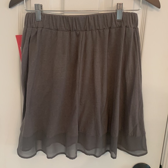 Gray cotton mini skirt with sheer trim. - Picture 4 of 4